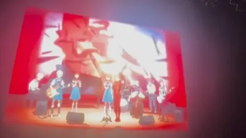 “法兰克福打破纪录，克瑙夫强力射门得分”